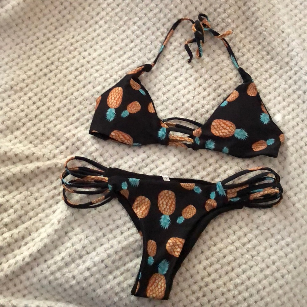 L C Apparel Pineapple Bikini - New w/o tags